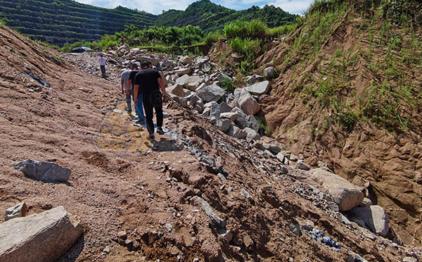 水毀道路施工